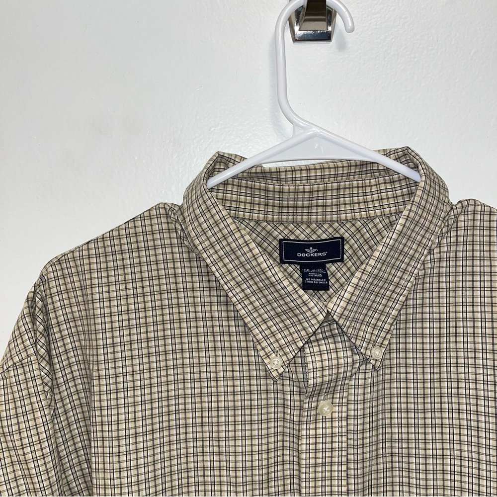 Dockers Men's Long Sleeve Button-Down Dress Shirt